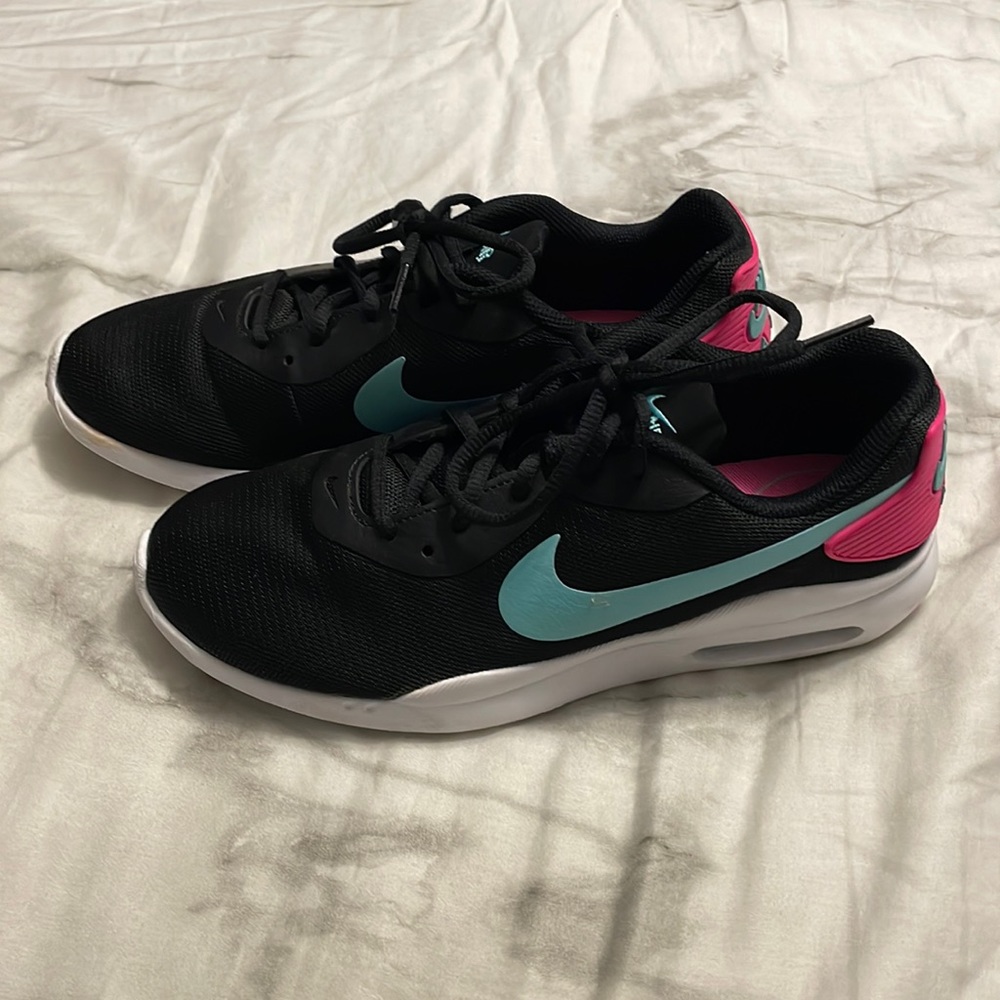 Nike Air Max Oketo Running Shoes